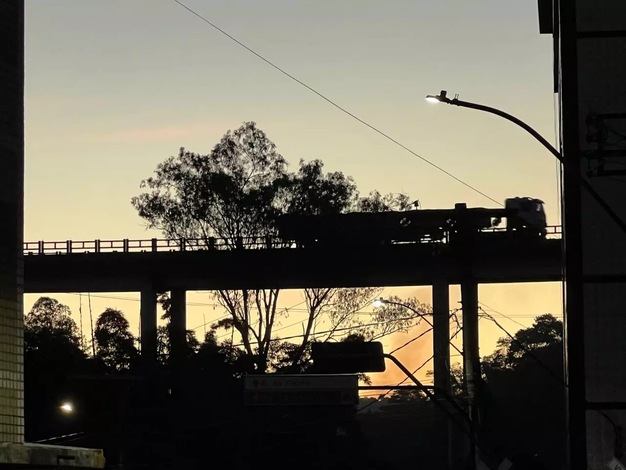 Frente fria se aproxima e causa queda nas temperaturas a partir de domingo